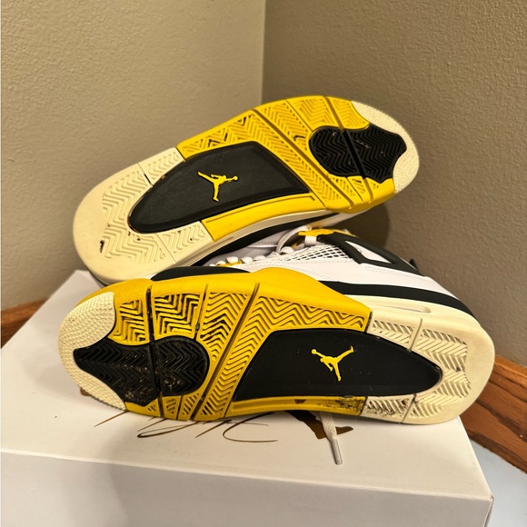 Women’s Air Jordan 4 Retro size 10 - Picture 8 of 10